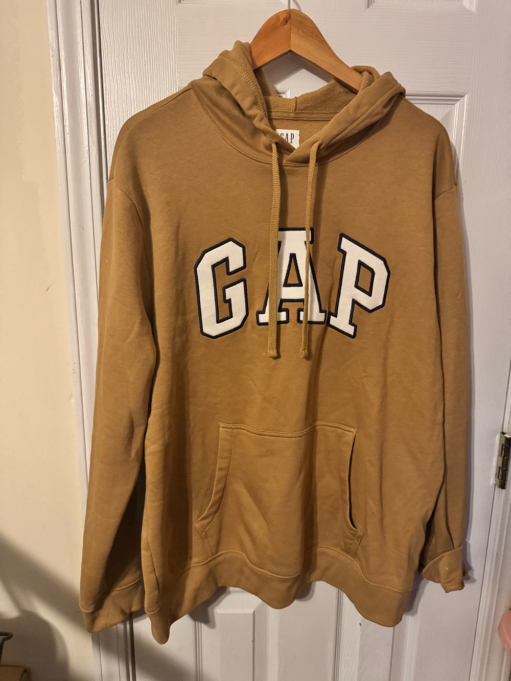 GAP Men’s Crewneck Hoodie in Tan Size Large